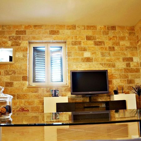 Apartment Luna Postira Zewnętrze zdjęcie