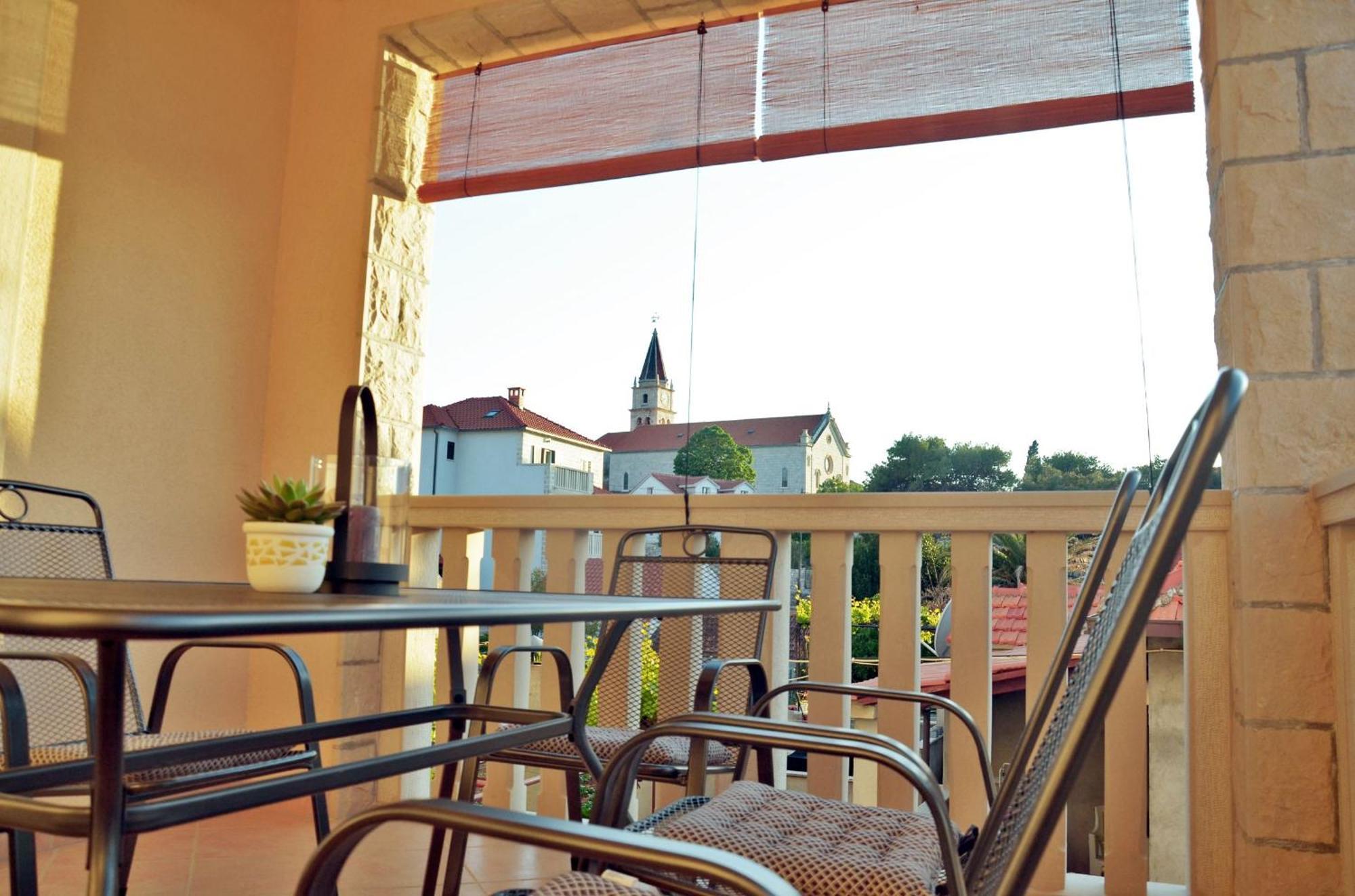 Apartment Luna Postira Zewnętrze zdjęcie
