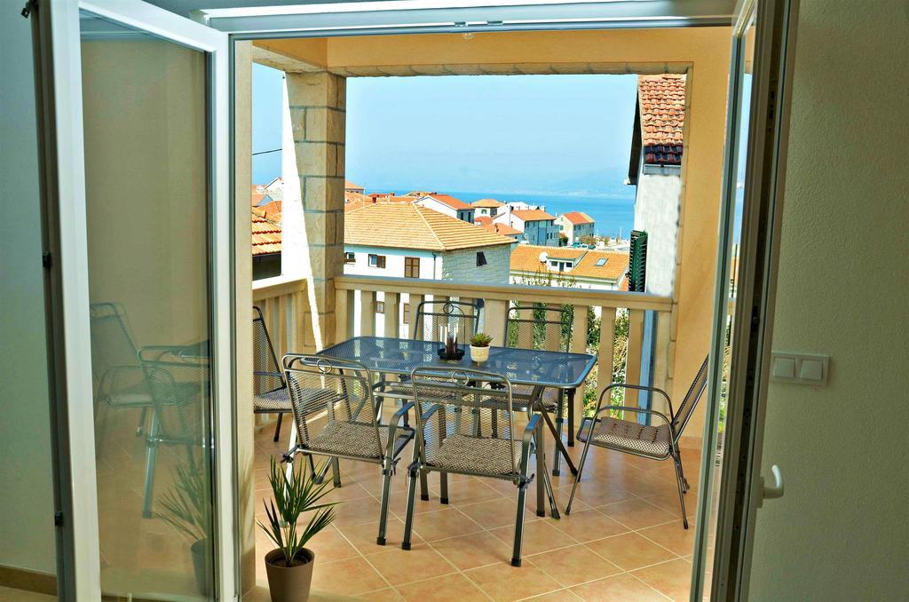Apartment Luna Postira Zewnętrze zdjęcie