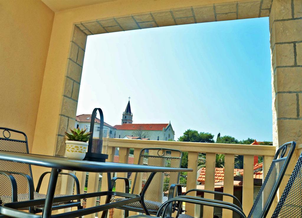 Apartment Luna Postira Zewnętrze zdjęcie