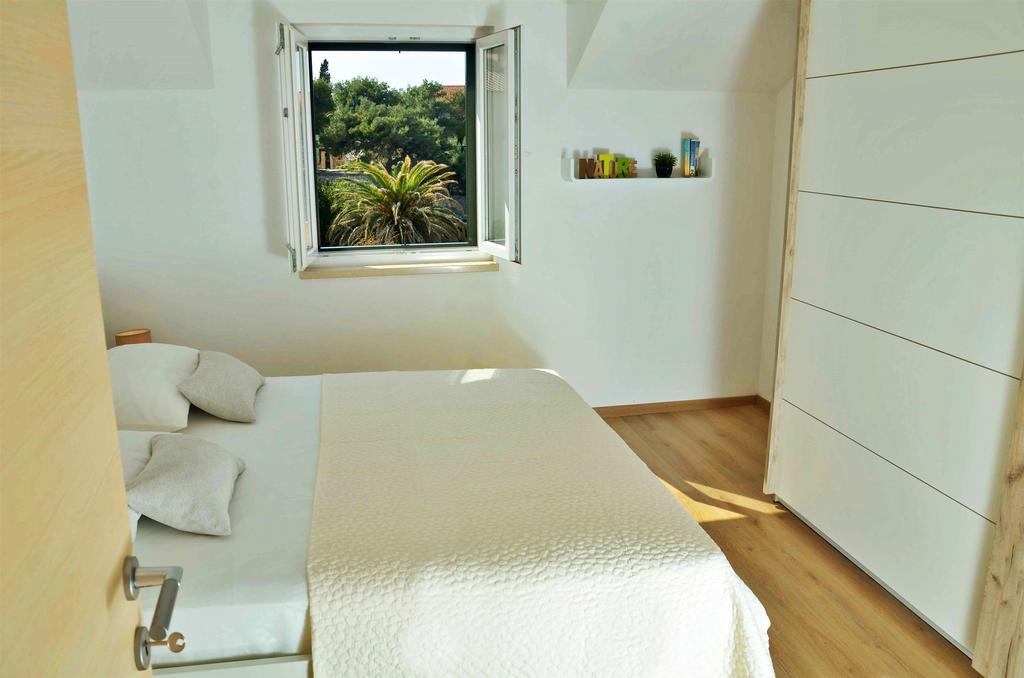 Apartment Luna Postira Zewnętrze zdjęcie