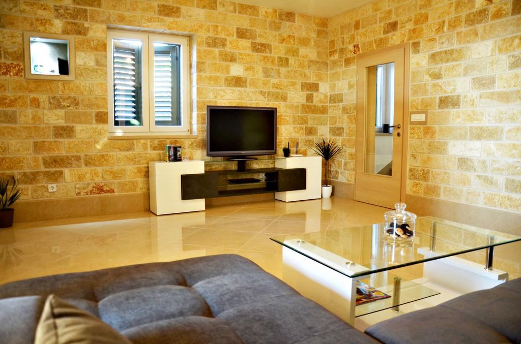 Apartment Luna Postira Zewnętrze zdjęcie