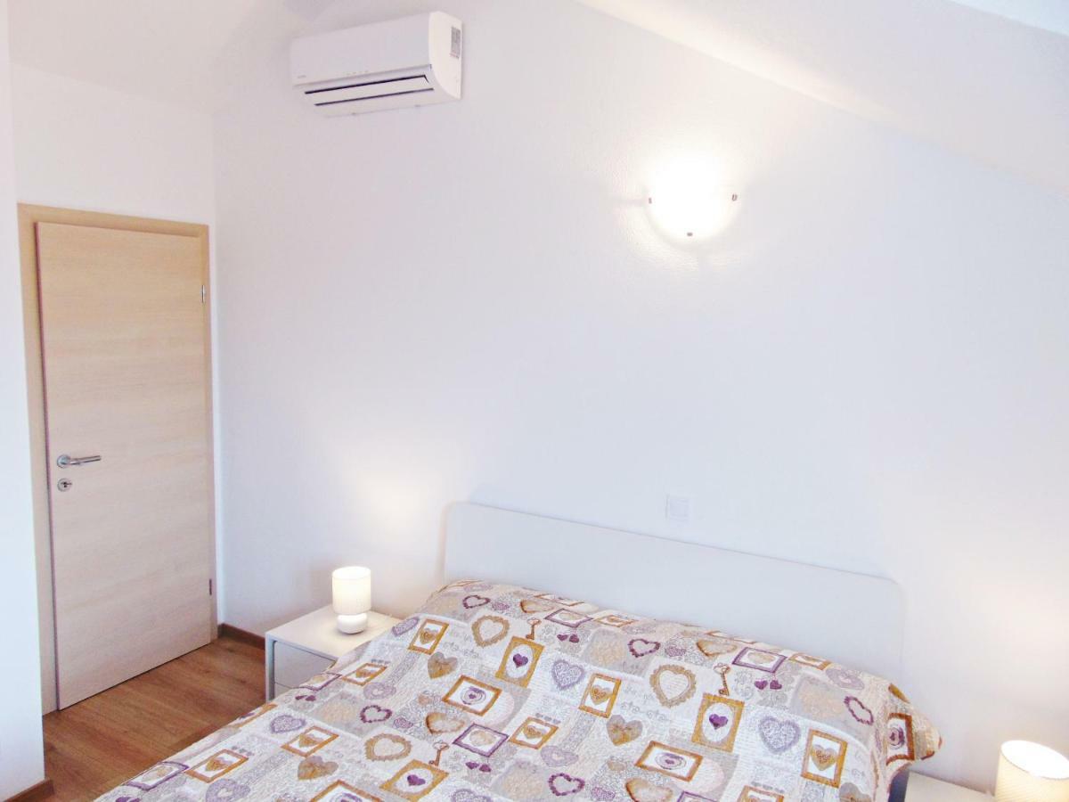 Apartment Luna Postira Zewnętrze zdjęcie