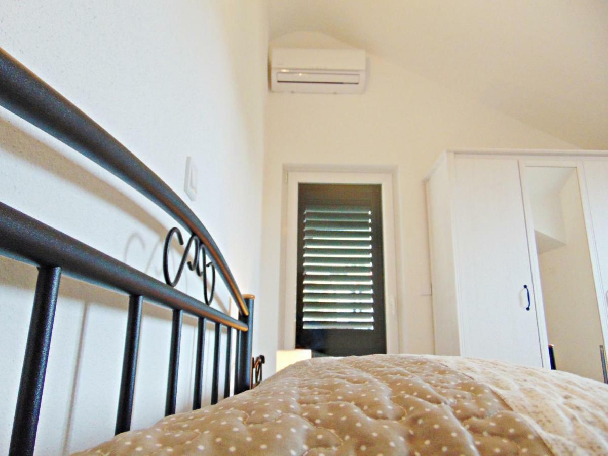 Apartment Luna Postira Zewnętrze zdjęcie