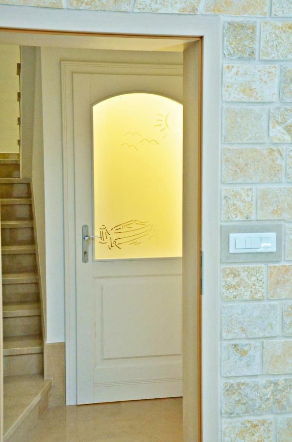 Apartment Luna Postira Zewnętrze zdjęcie